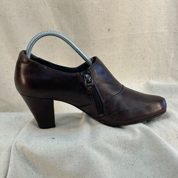 Clarks Women's 9 Vermont Terrace Brown Heels Bootie Shoe Brown Buttons Leather - Picture 6 of 10